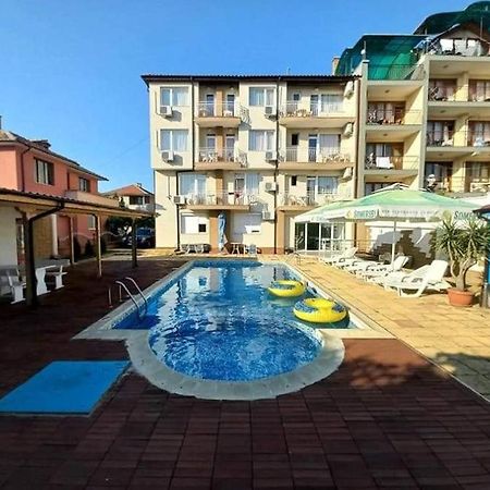 Hotel Stoyanov Равда Экстерьер фото